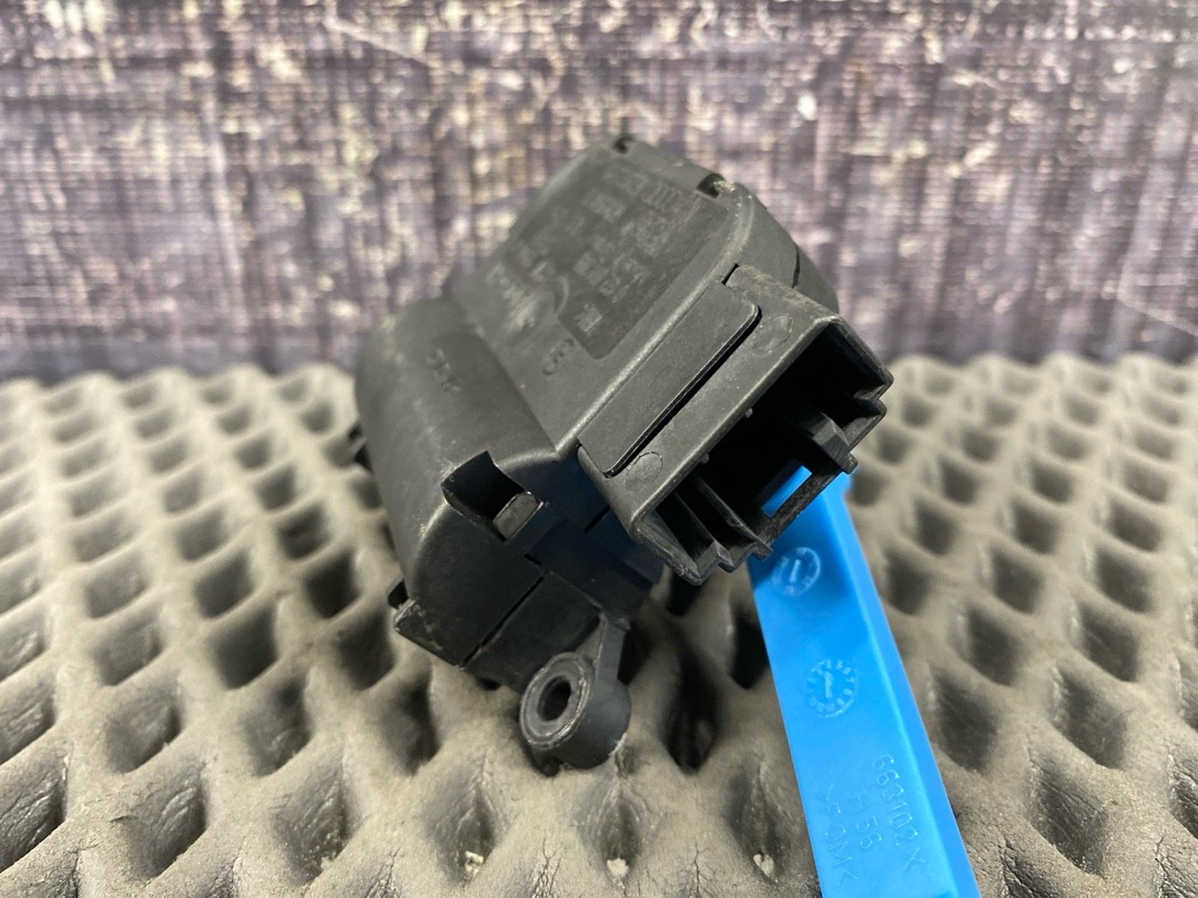 Мотор заслонки печки, 1060 рублей, Красноярск