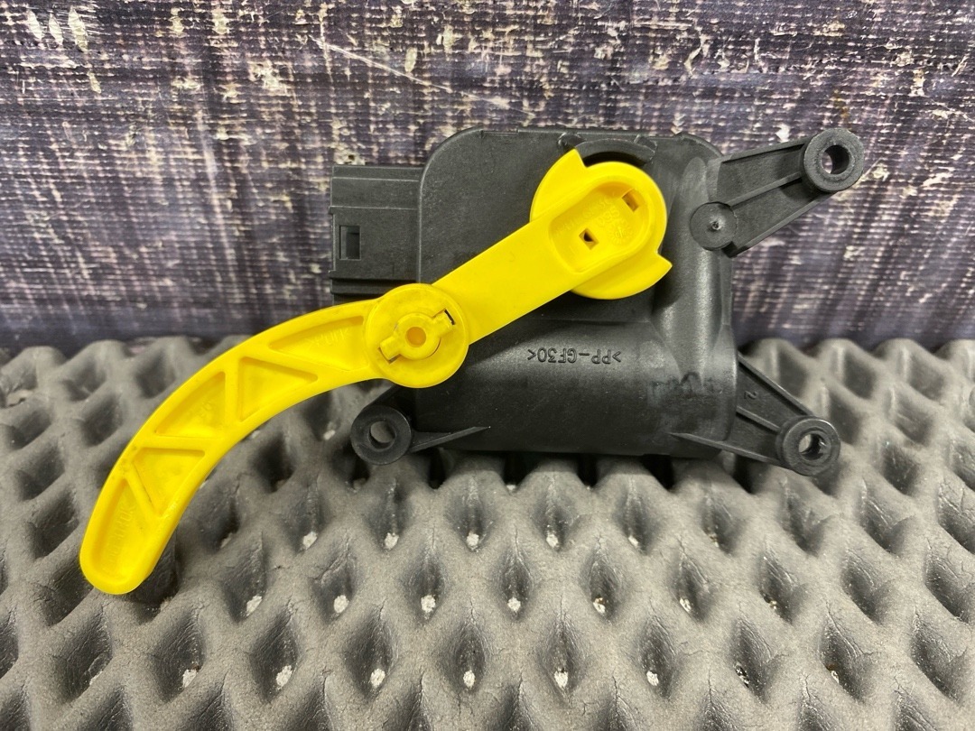 Мотор заслонки печки, 960 рублей, Красноярск