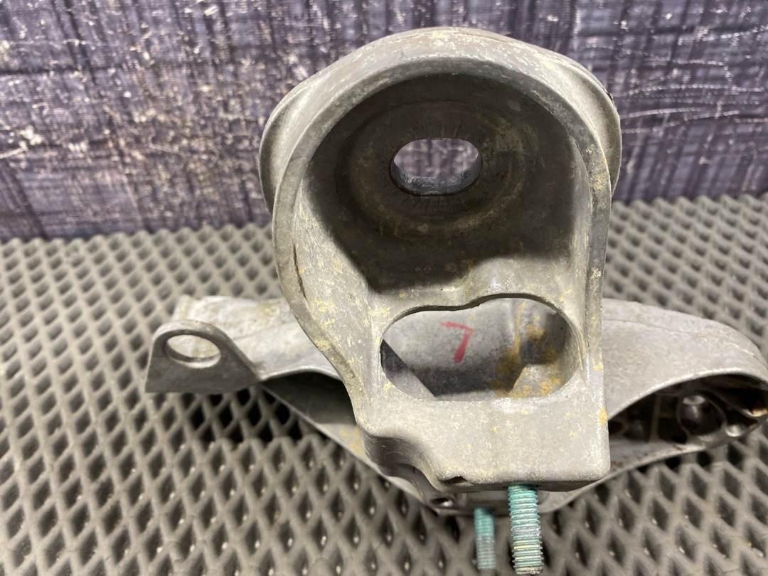 Кронштейн двигателя, 1110 рублей, Красноярск