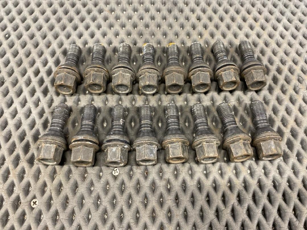 Комплект колесных болтов, 3380 рублей, Красноярск