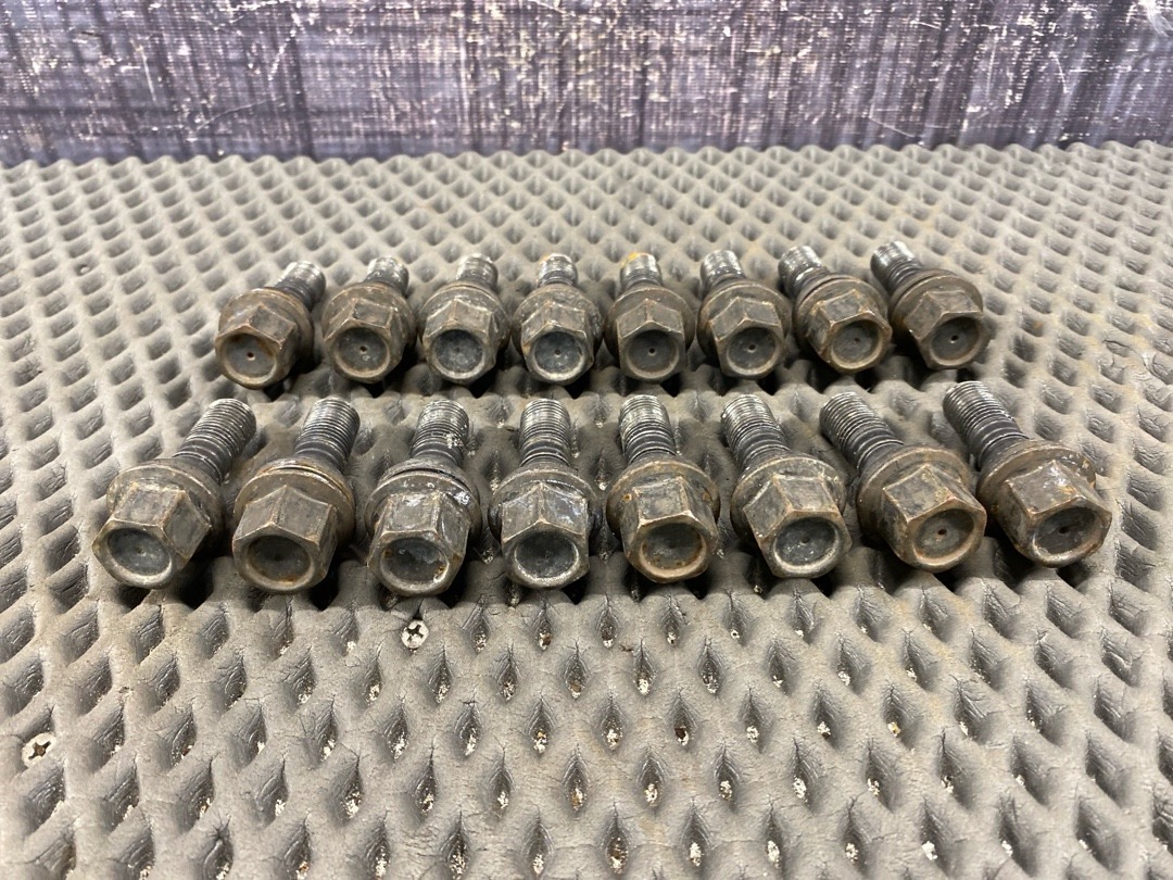 Комплект колесных болтов, 3380 рублей, Красноярск