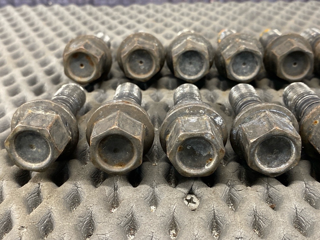 Комплект колесных болтов, 3380 рублей, Красноярск