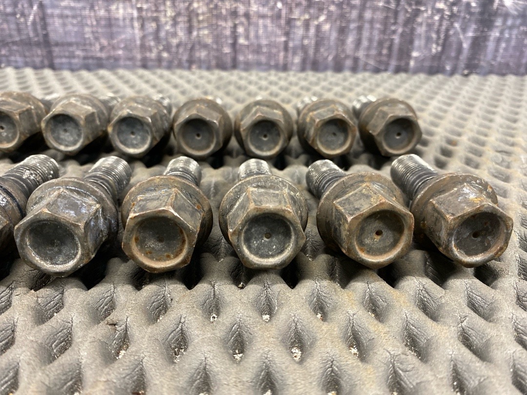 Комплект колесных болтов, 3380 рублей, Красноярск