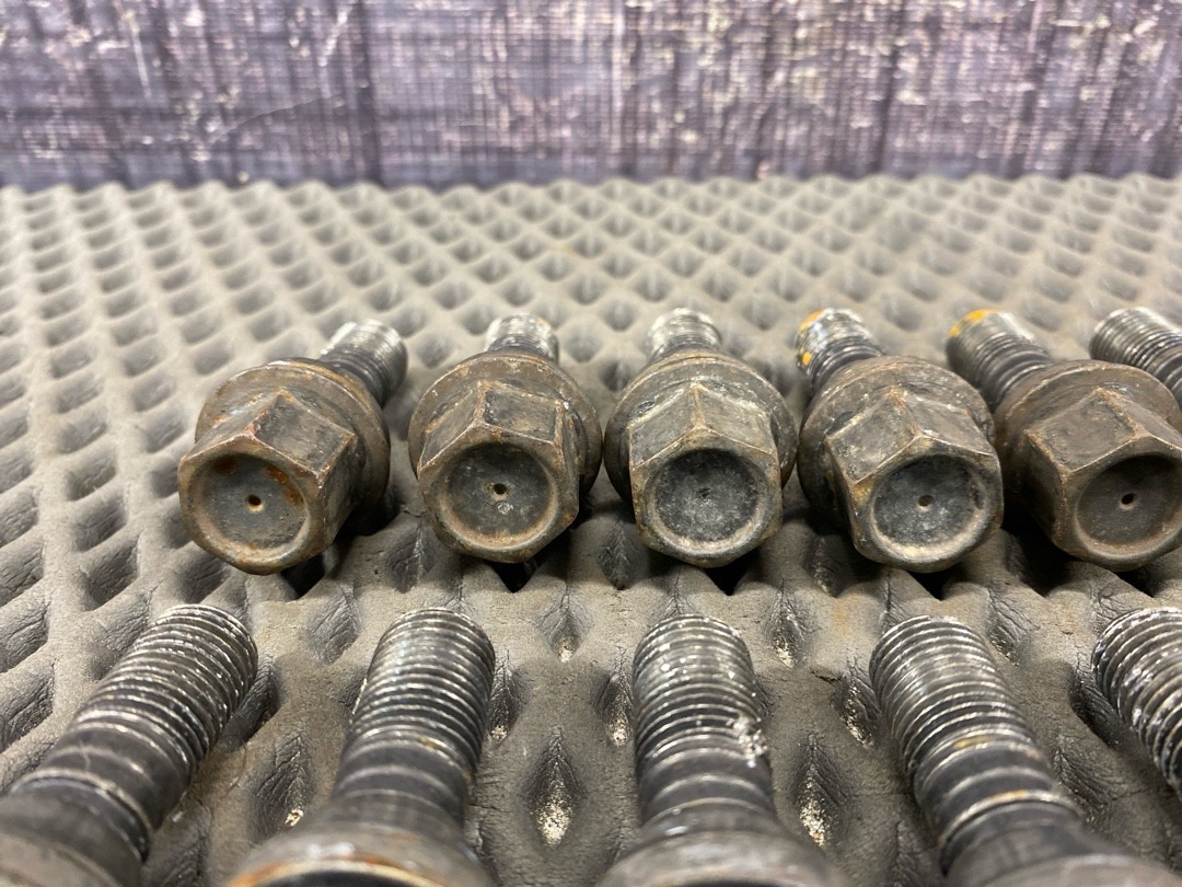 Комплект колесных болтов, 3380 рублей, Красноярск