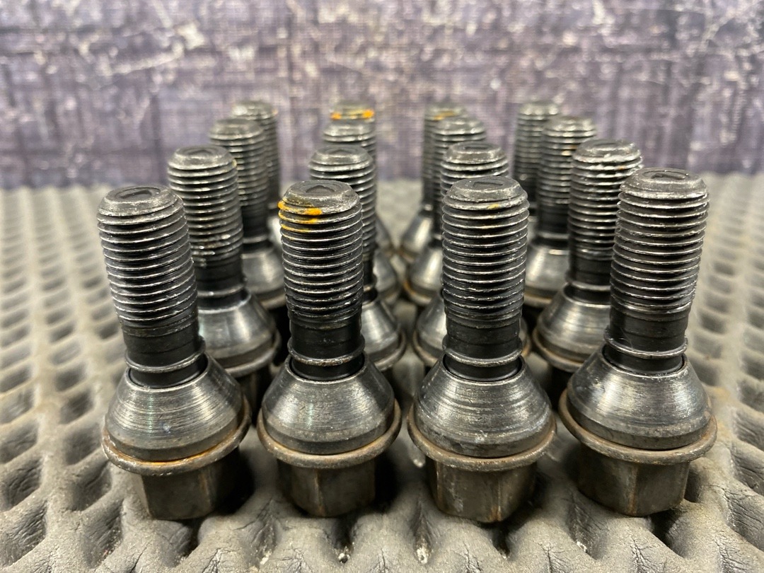 Комплект колесных болтов, 3380 рублей, Красноярск