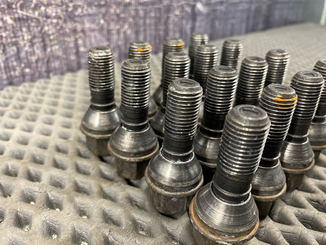 Комплект колесных болтов, 3380 рублей, Красноярск