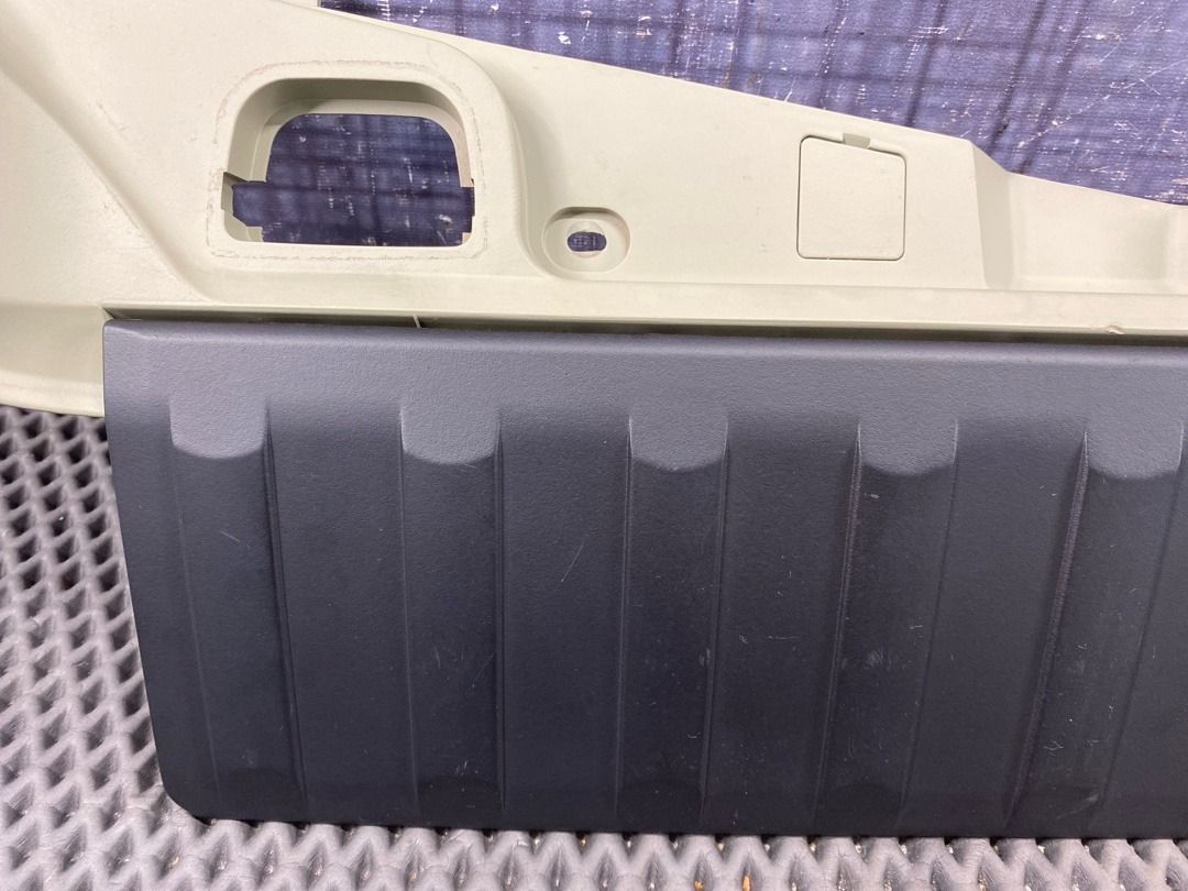 Пластик багажника, 1830 рублей, Красноярск