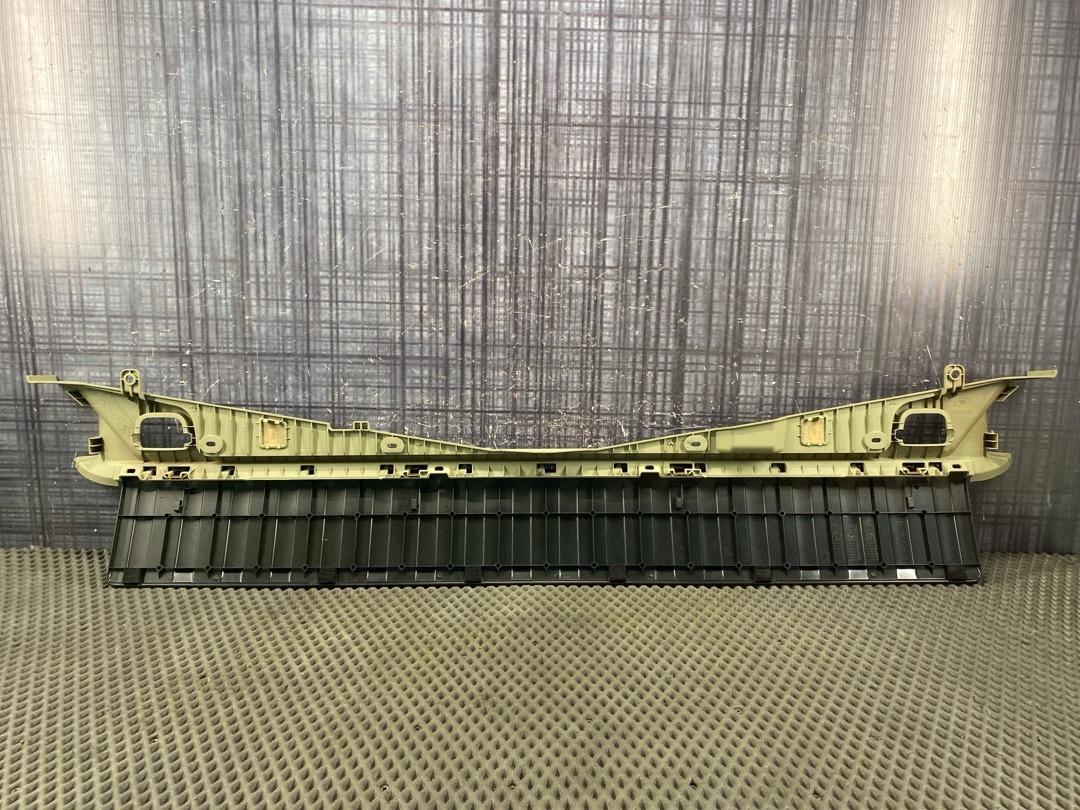 Пластик багажника, 1830 рублей, Красноярск