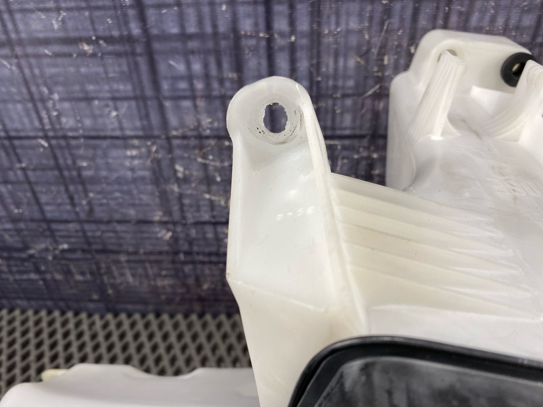 Бачок омывателя, 1310 рублей, Красноярск