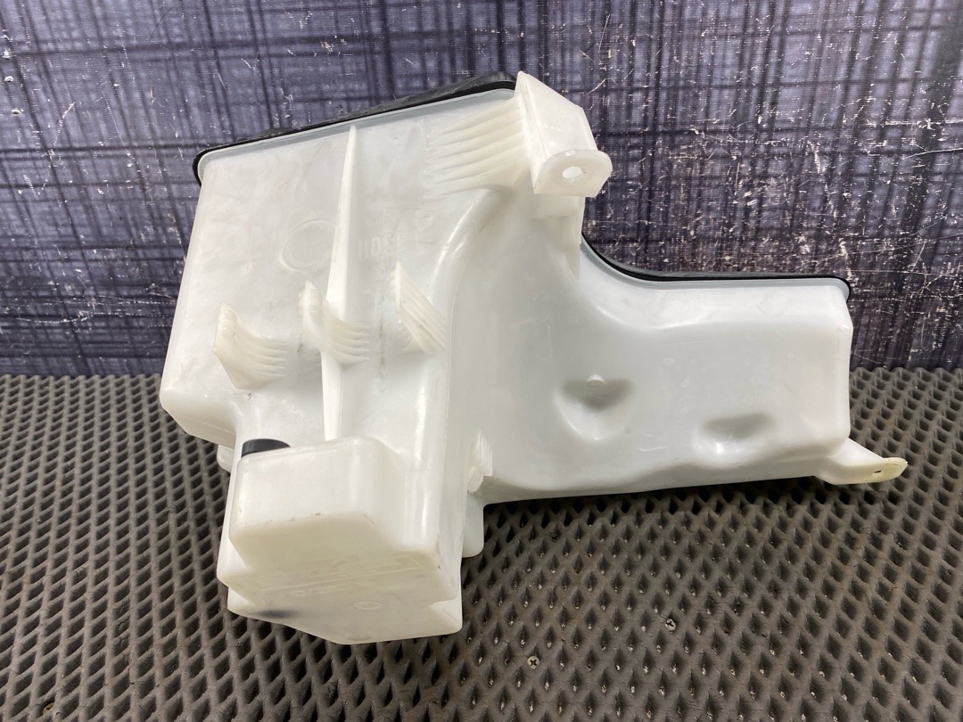 Бачок омывателя, 1310 рублей, Красноярск