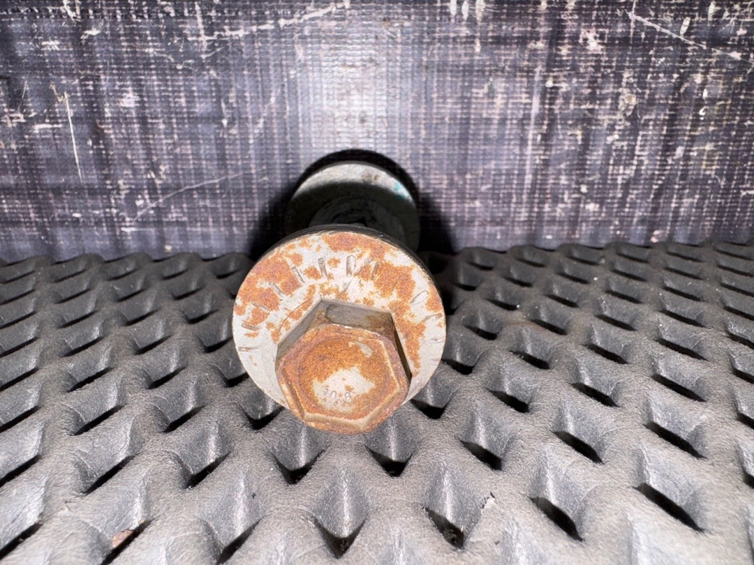 Болт развальный, 730 рублей, Красноярск