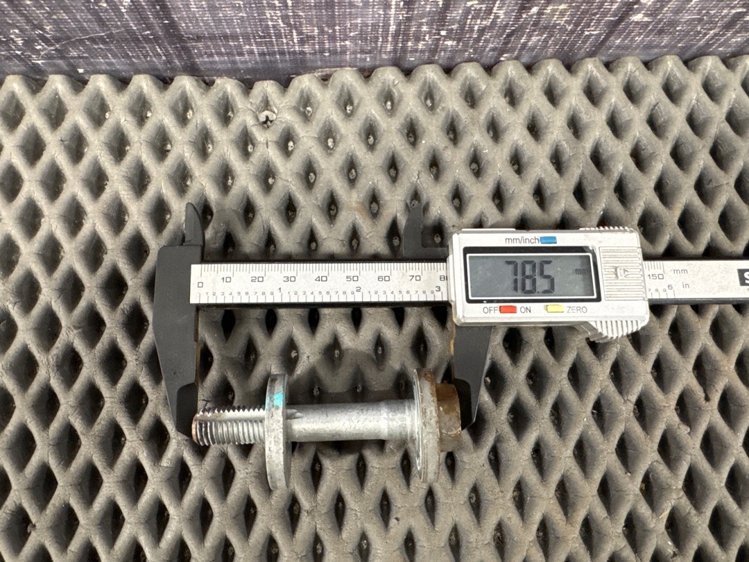 Болт развальный, 730 рублей, Красноярск