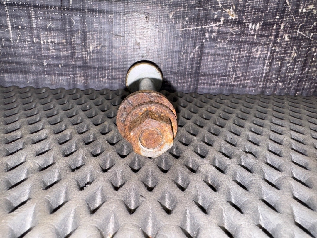 Болт развальный, 730 рублей, Красноярск