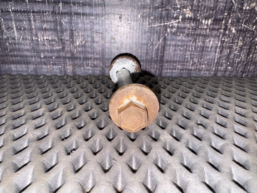 Болт развальный, 730 рублей, Красноярск