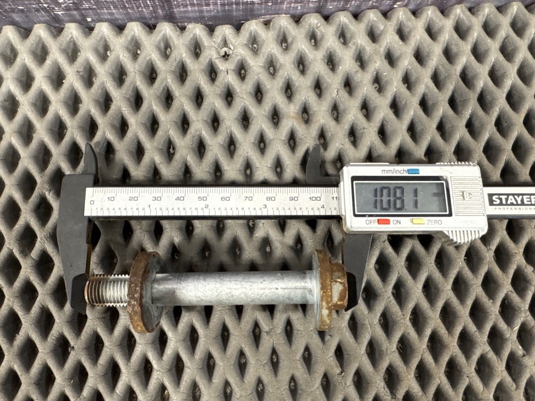 Болт развальный, 730 рублей, Красноярск