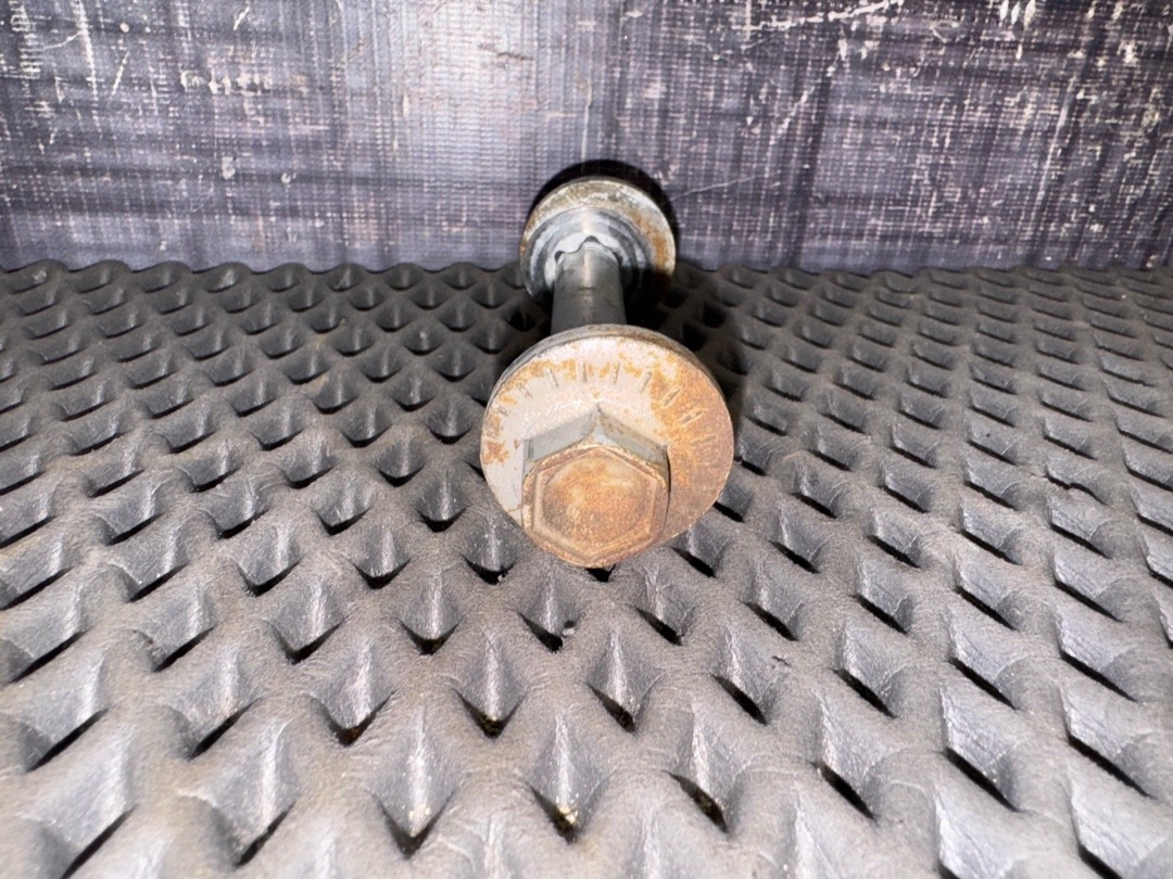 Болт развальный, 730 рублей, Красноярск