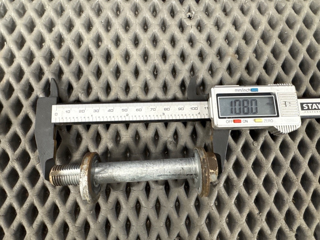 Болт развальный, 730 рублей, Красноярск