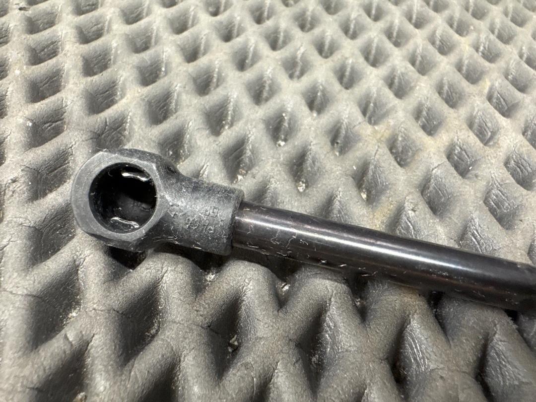 Амортизатор багажника, 930 рублей, Красноярск