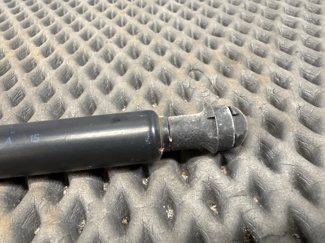 Амортизатор багажника, 930 рублей, Красноярск