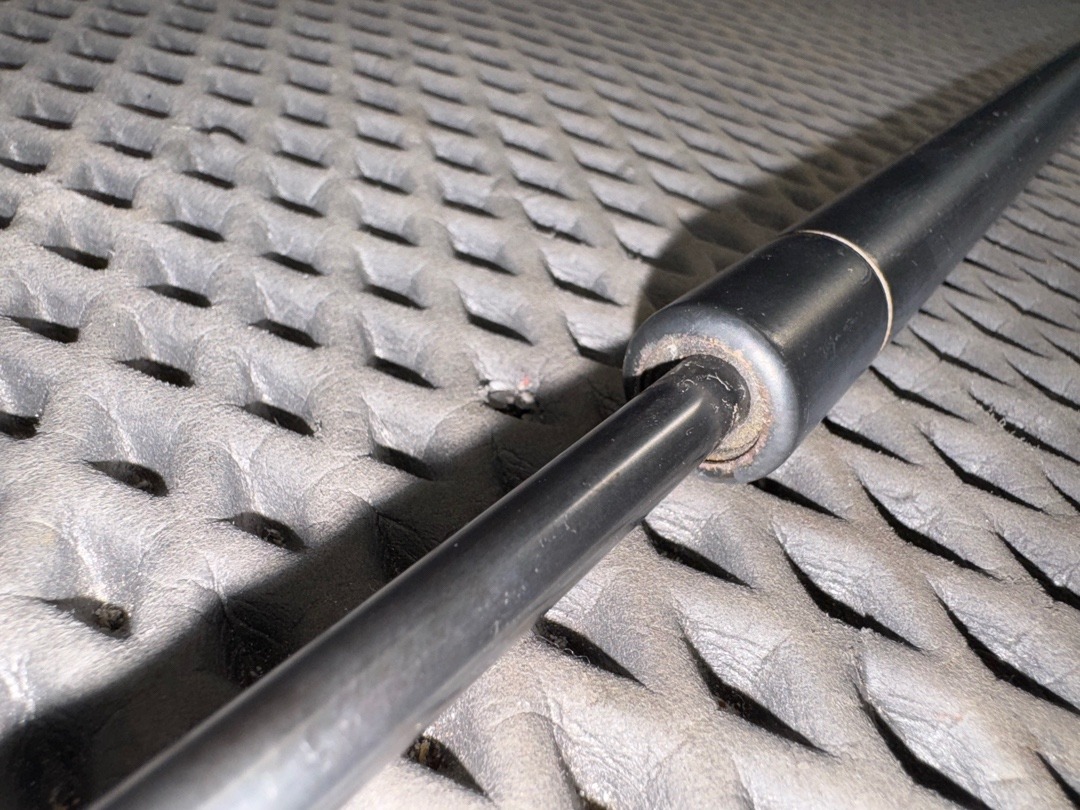 Амортизатор багажника, 930 рублей, Красноярск