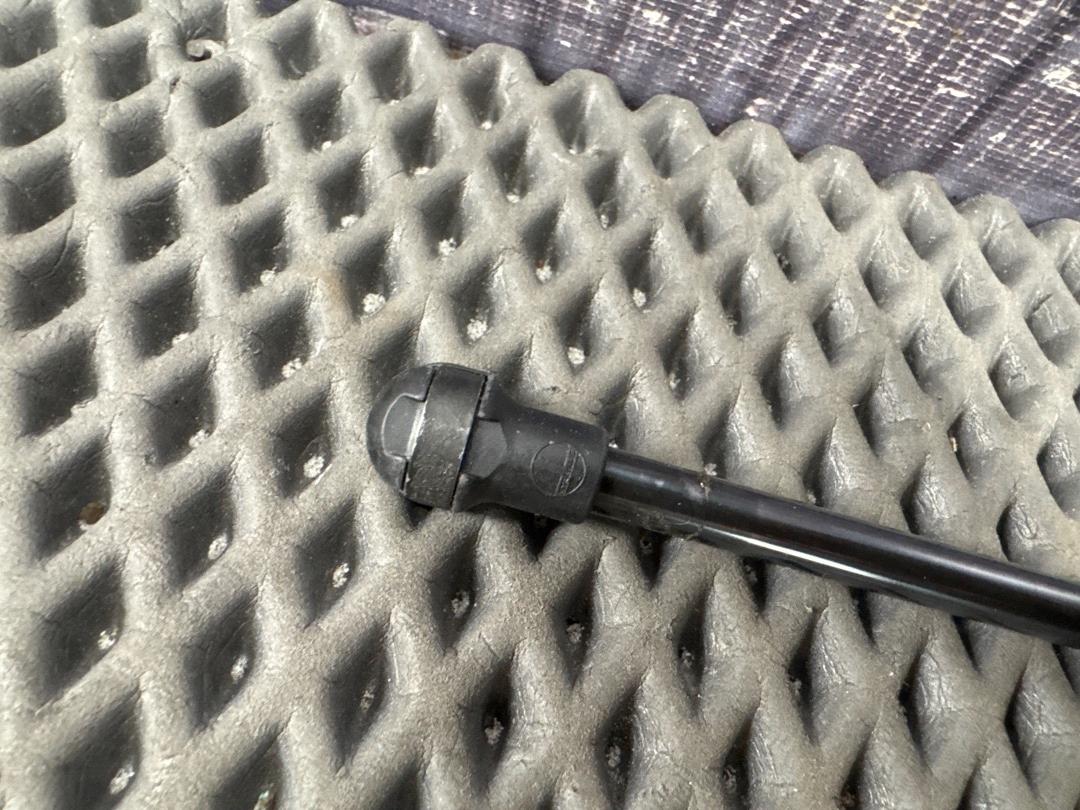 Амортизатор капота, 1000 рублей, Красноярск