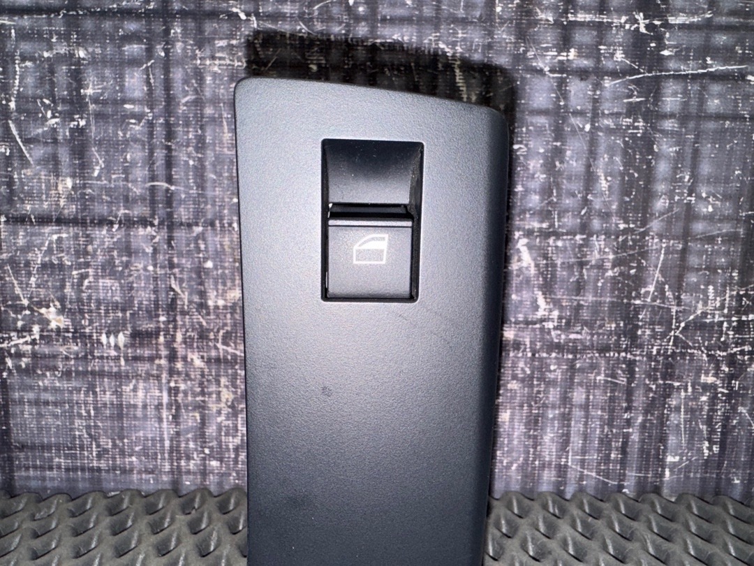 Кнопка стеклоподъемника, 1060 рублей, Красноярск