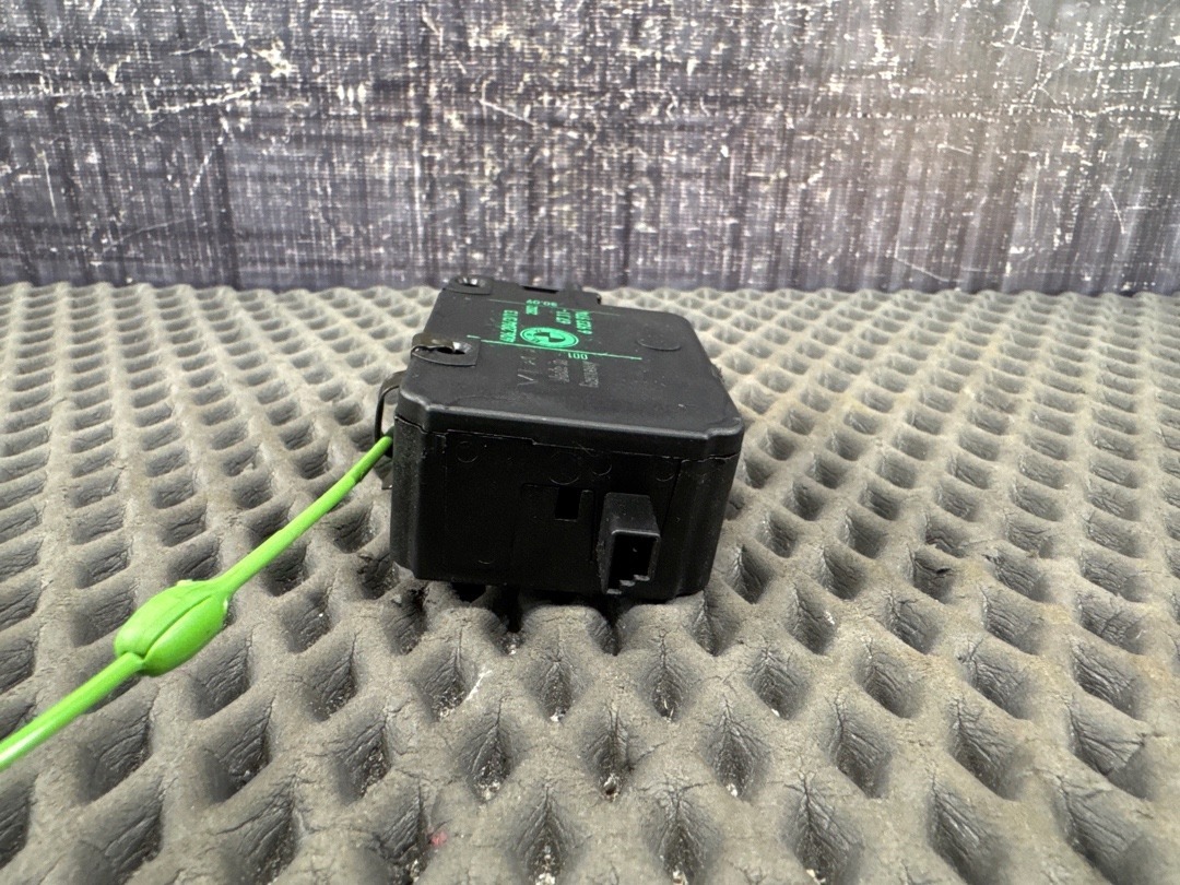 Замок лючка бензобака, 920 рублей, Красноярск