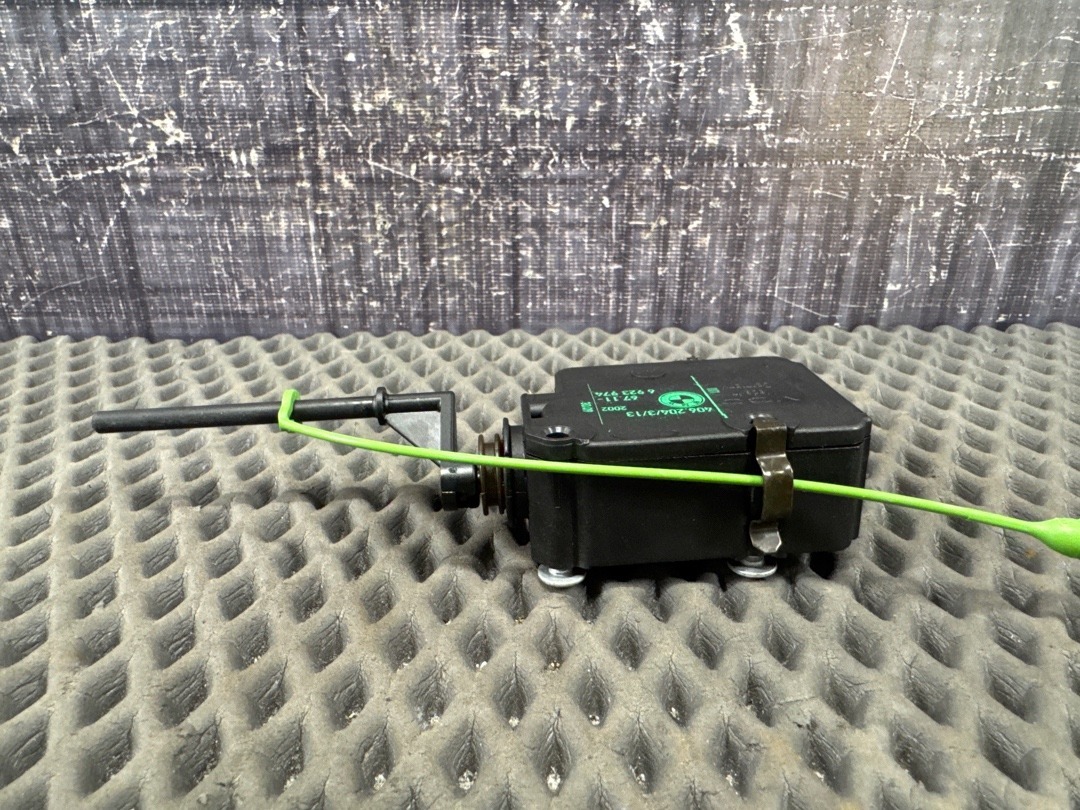 Замок лючка бензобака, 920 рублей, Красноярск