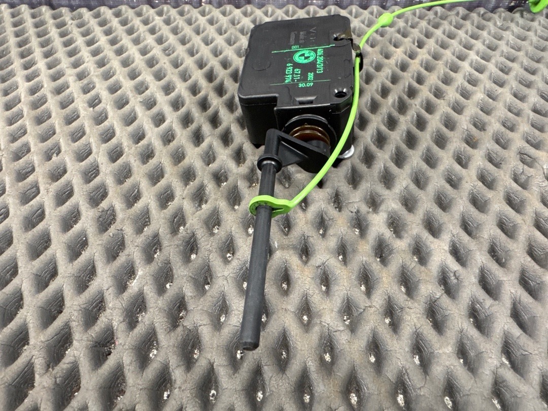 Замок лючка бензобака, 920 рублей, Красноярск