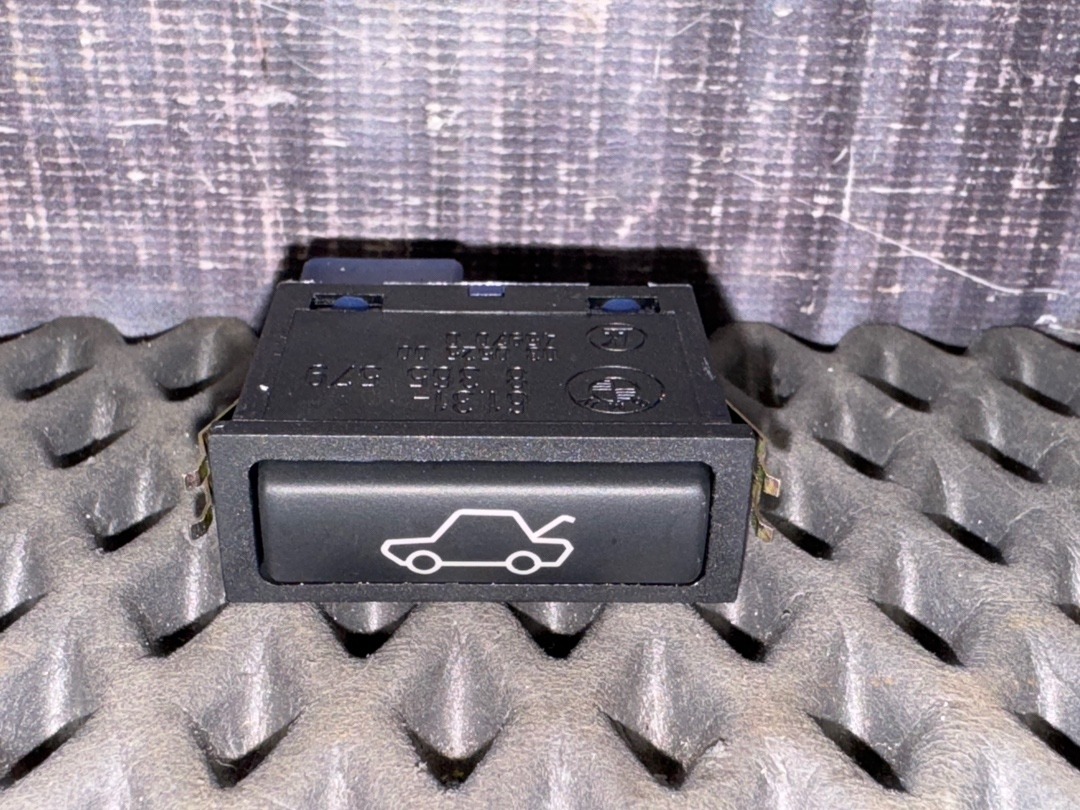 Кнопка открывания багажника, 460 рублей, Красноярск