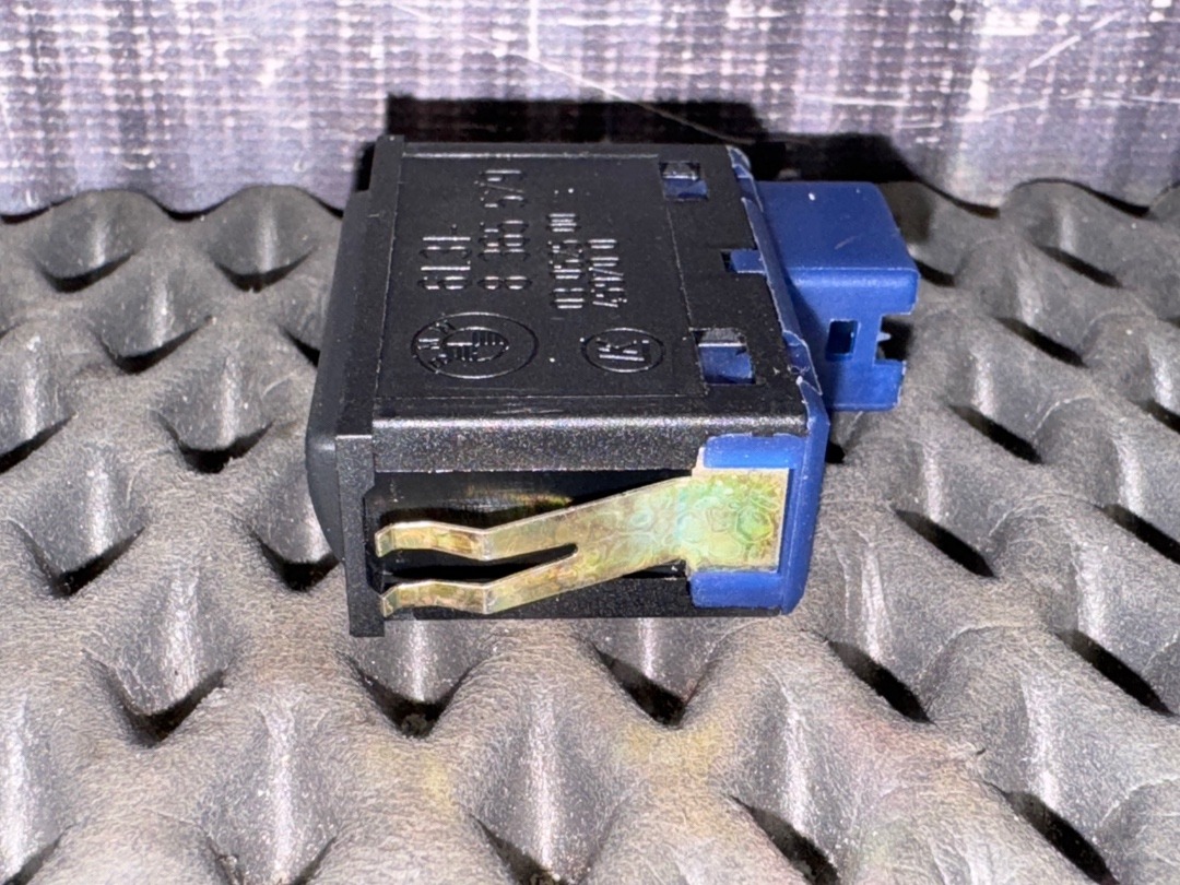 Кнопка открывания багажника, 460 рублей, Красноярск