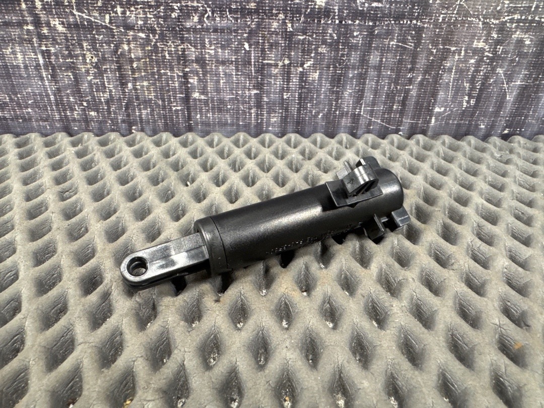 Амортизатор бардачка, 1320 рублей, Красноярск