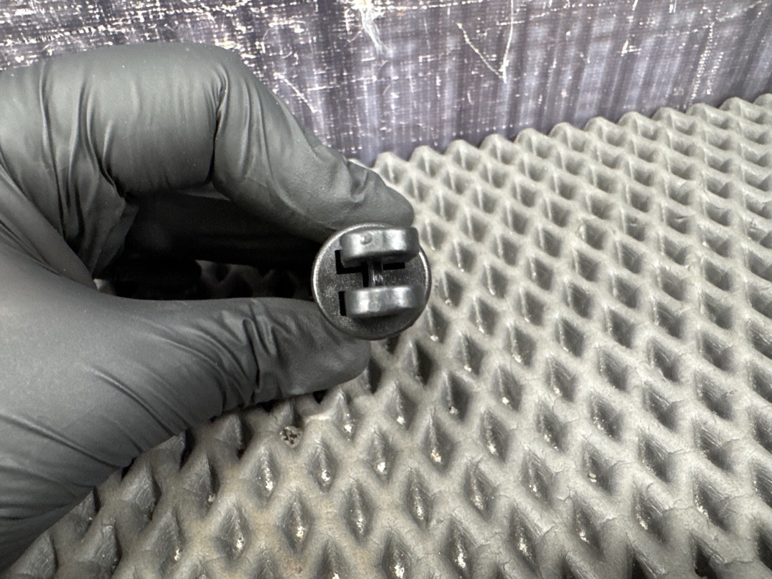 Амортизатор бардачка, 1320 рублей, Красноярск