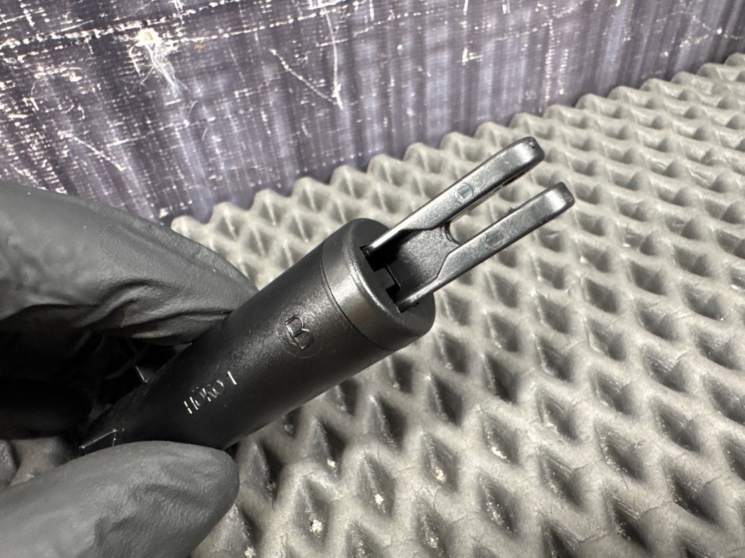 Амортизатор бардачка, 1320 рублей, Красноярск