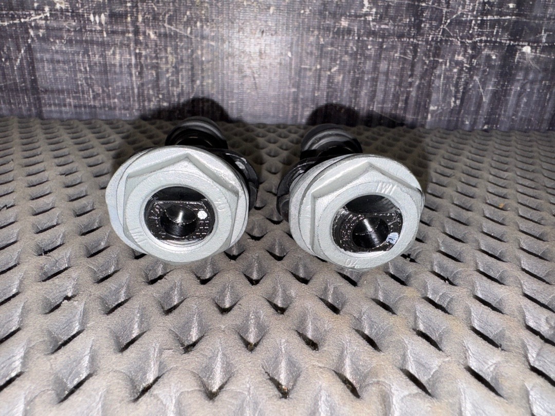 Упор багажника, 1420 рублей, Красноярск