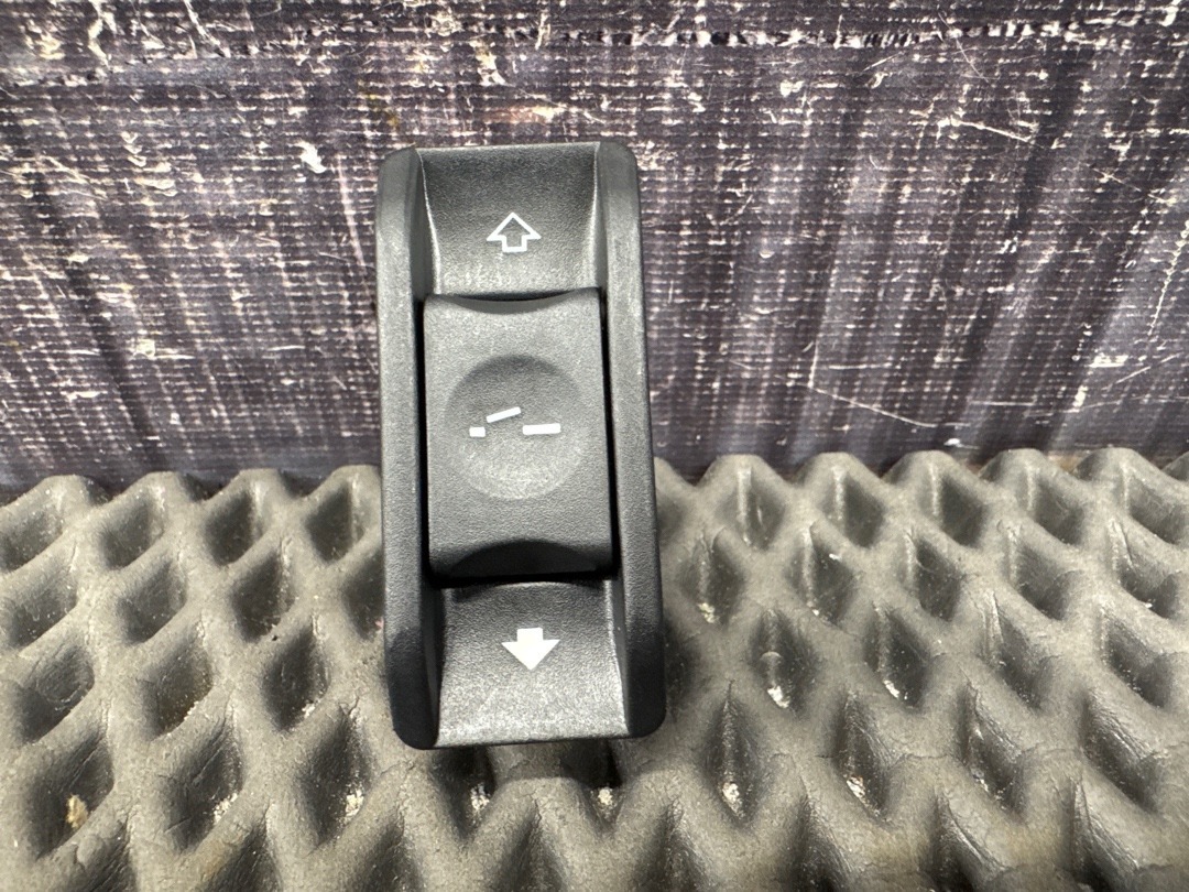 Кнопка люка, 1030 рублей, Красноярск