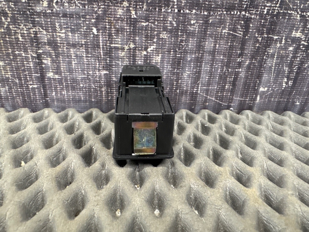 Кнопка люка, 1030 рублей, Красноярск