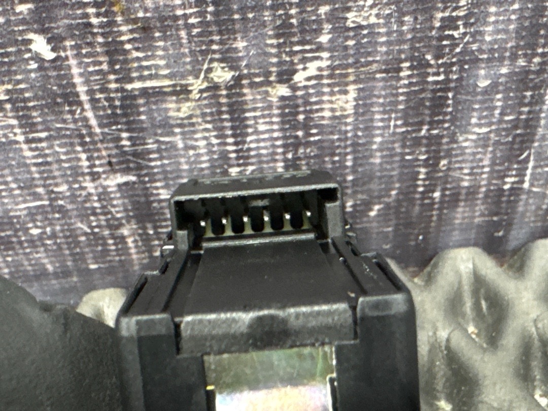 Кнопка люка, 1030 рублей, Красноярск