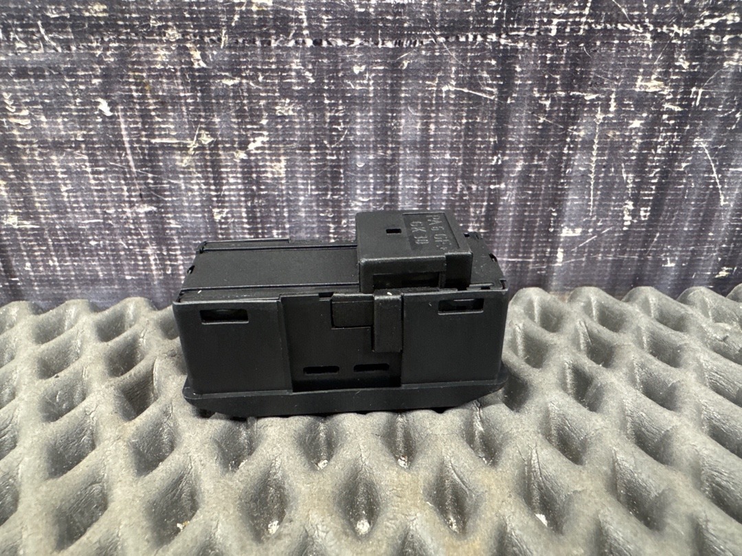 Кнопка люка, 1030 рублей, Красноярск