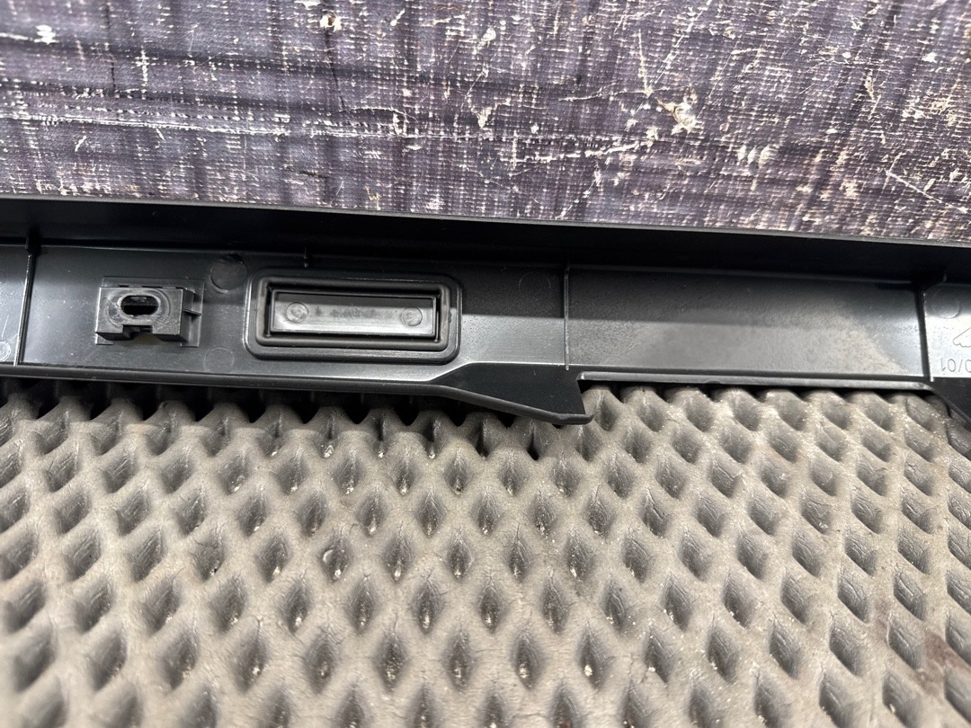 Пластик крышки багажника, 1140 рублей, Красноярск