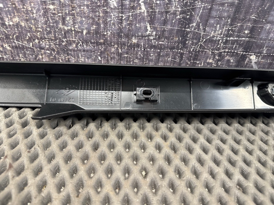 Пластик крышки багажника, 1140 рублей, Красноярск