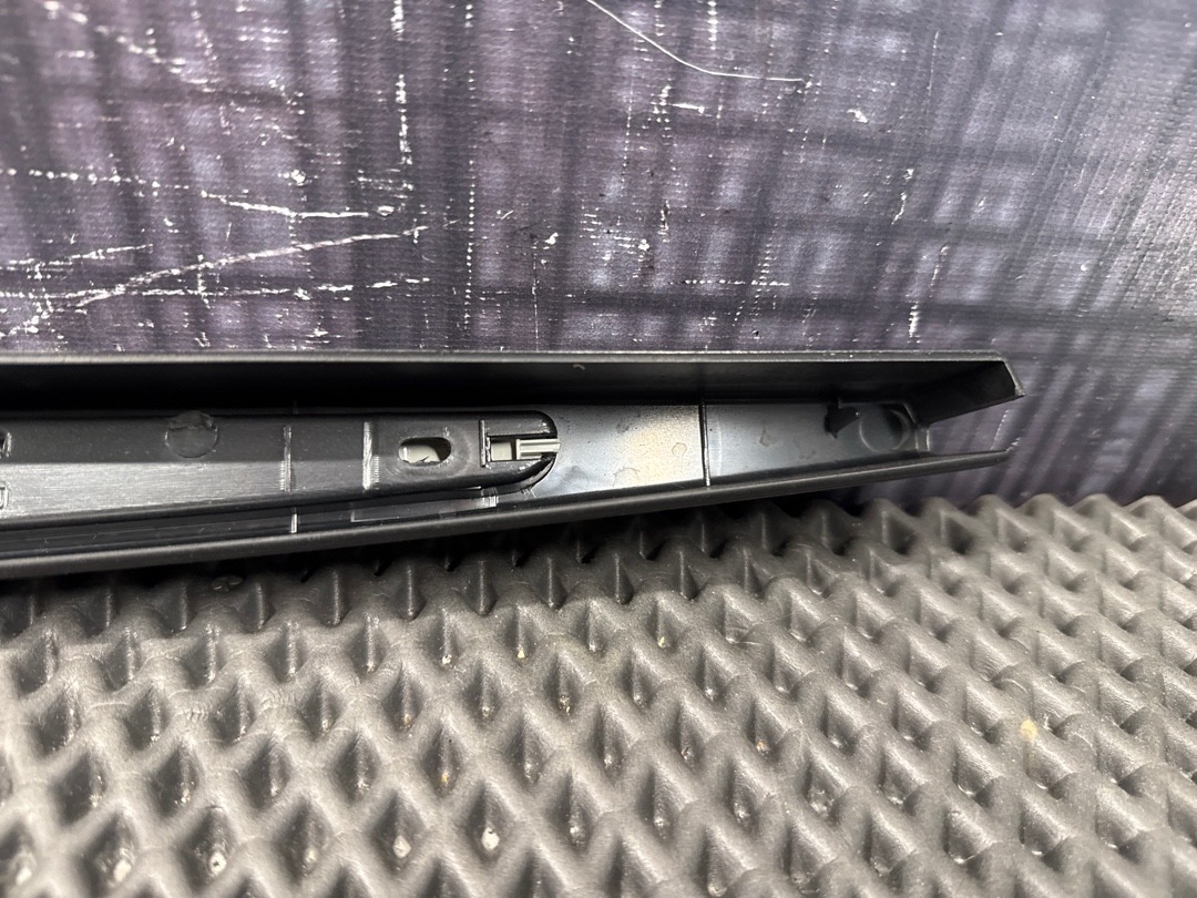 Пластик крышки багажника, 1140 рублей, Красноярск