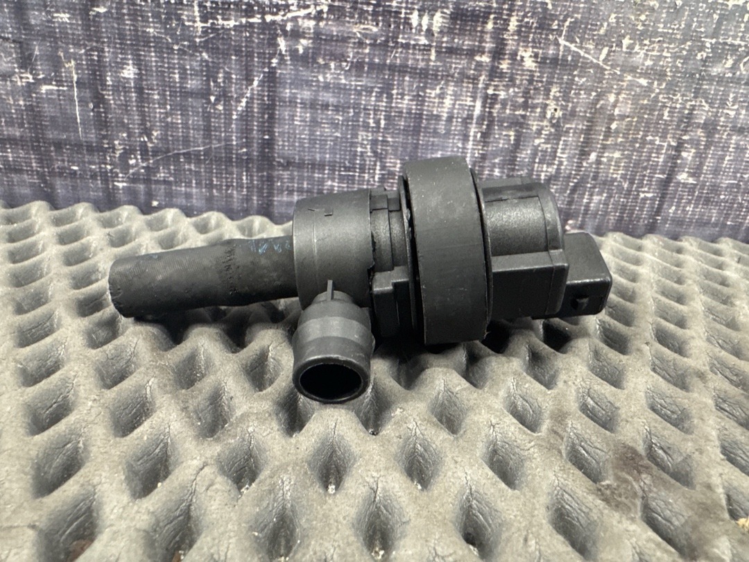 Клапан вентиляции топливного бака, 1760 рублей, Красноярск