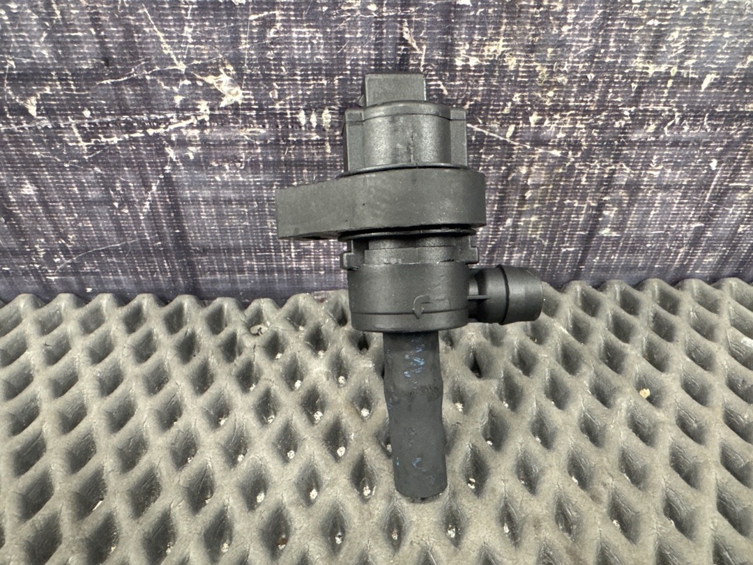 Клапан вентиляции топливного бака, 1760 рублей, Красноярск