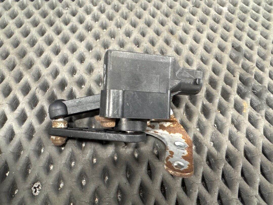 Датчик уровня подвески, 2840 рублей, Красноярск