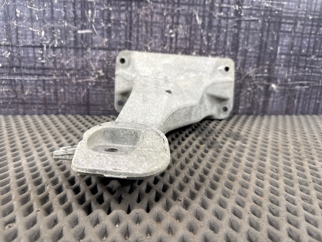 Кронштейн двигателя, 2990 рублей, Красноярск