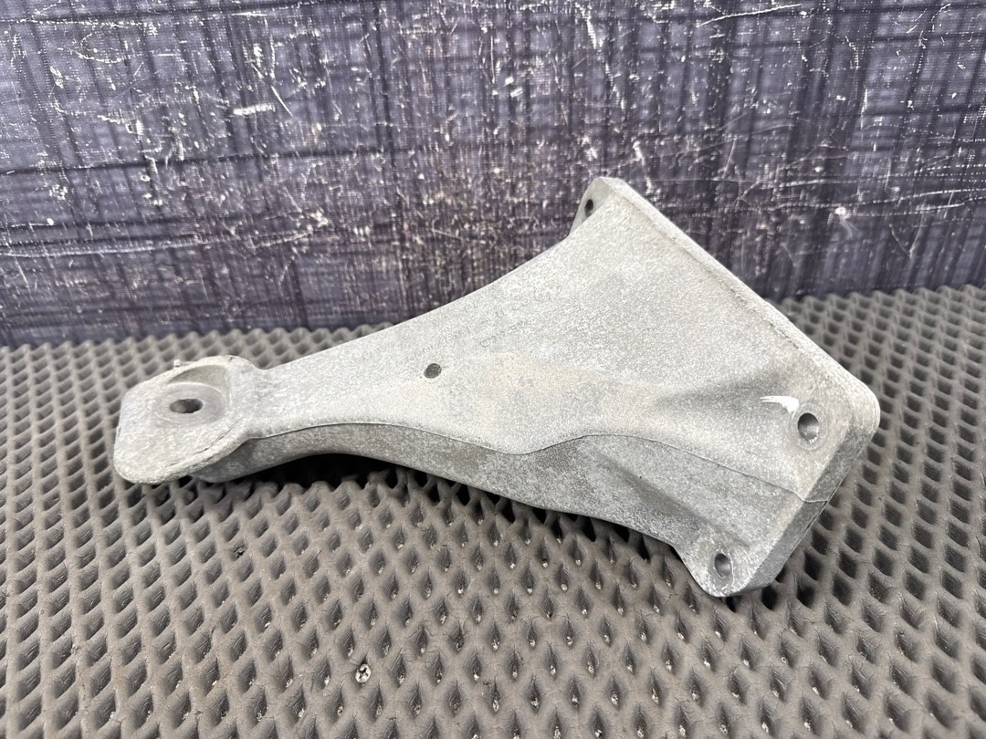 Кронштейн двигателя, 2990 рублей, Красноярск