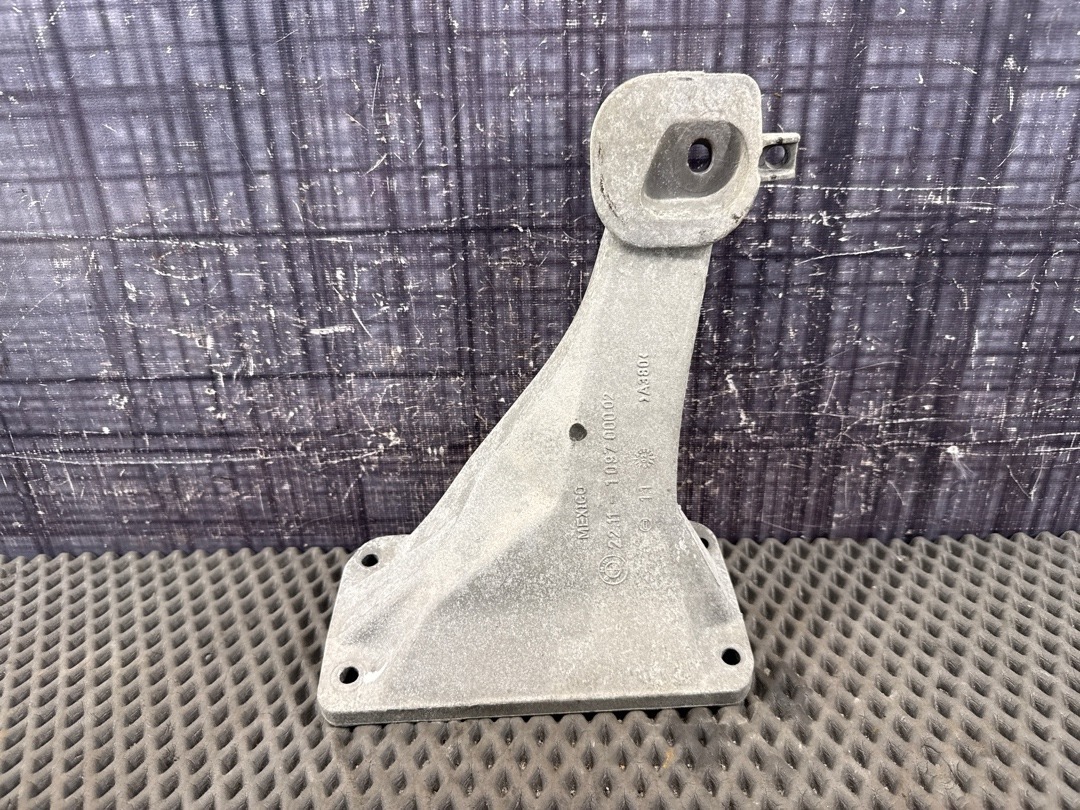 Кронштейн двигателя, 2990 рублей, Красноярск