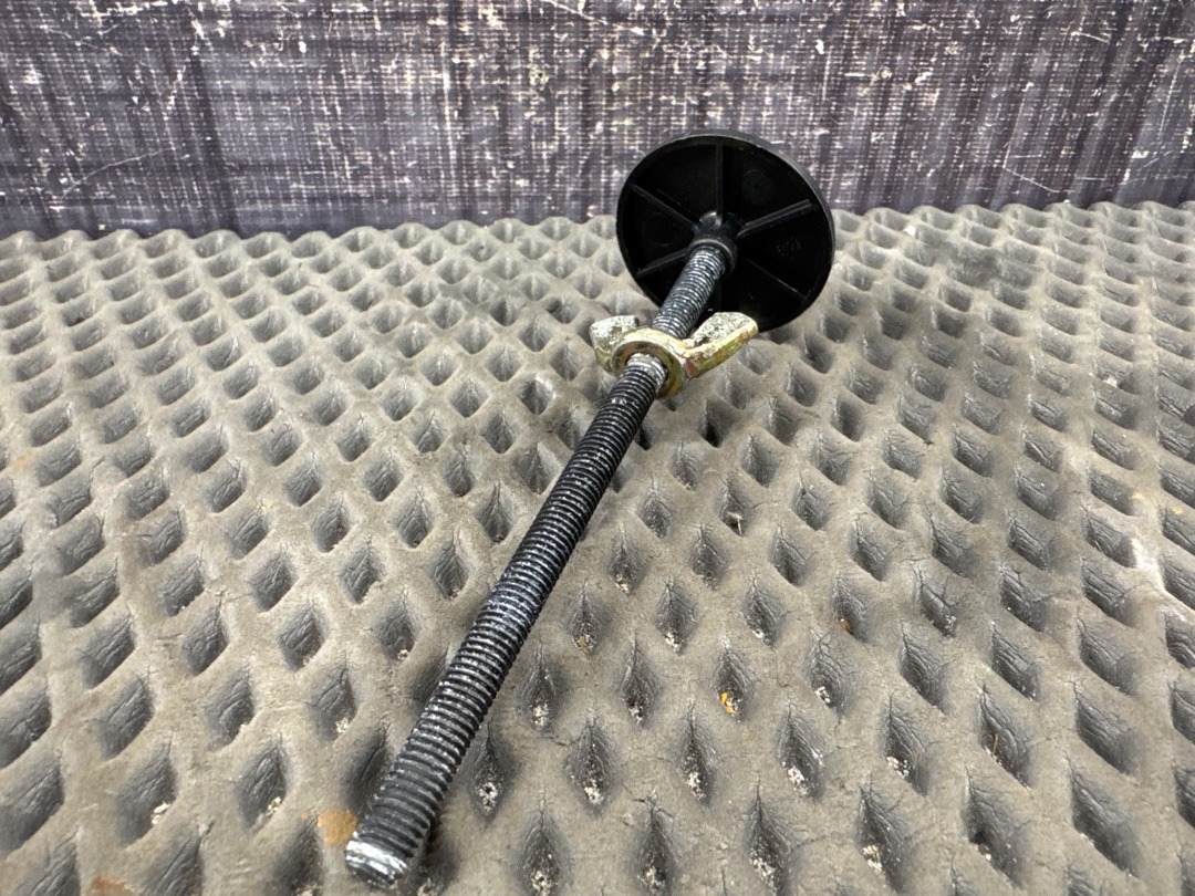 Крепление запасного колеса, 1380 рублей, Красноярск