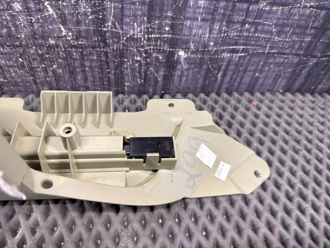 Направляющая шторки багажника, 1320 рублей, Красноярск